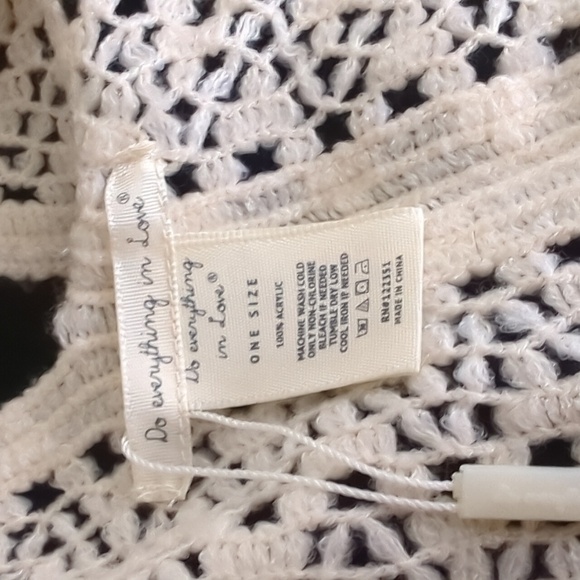 Do Everything in Love  poncho O/S - Picture 6 of 6